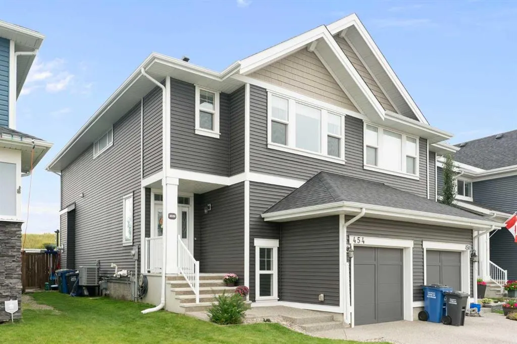 454 River Heights Crescent