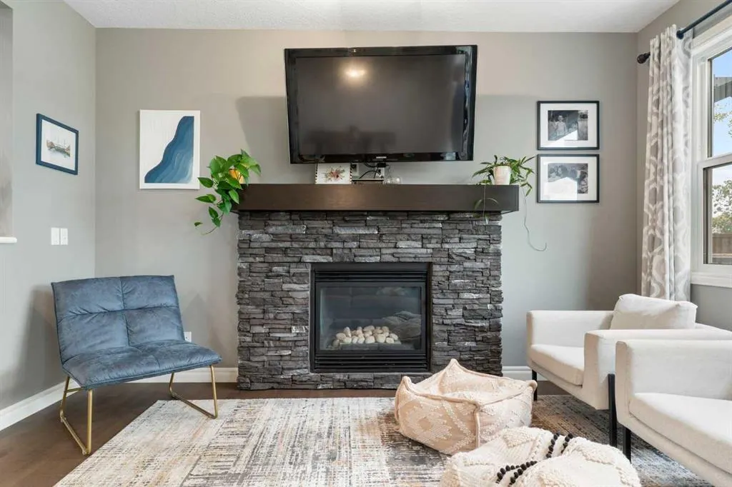 454 River Heights Crescent
