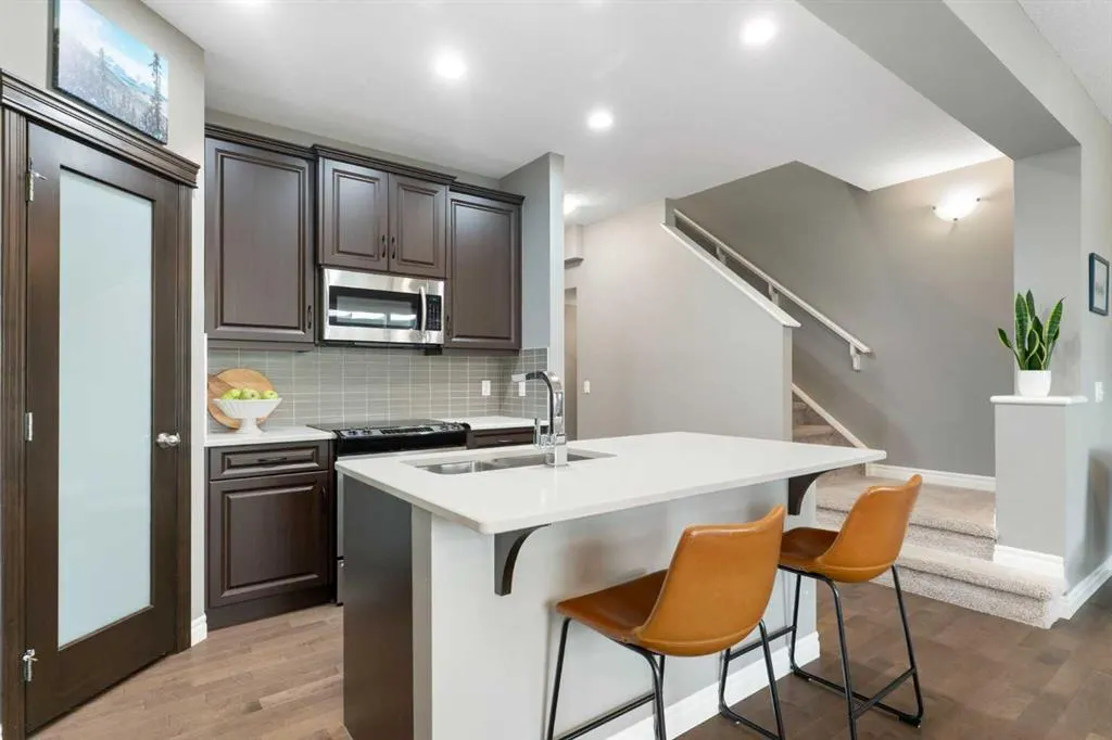 454 River Heights Crescent