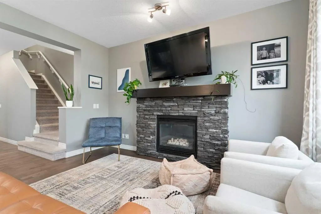 454 River Heights Crescent