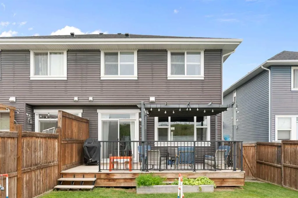 454 River Heights Crescent