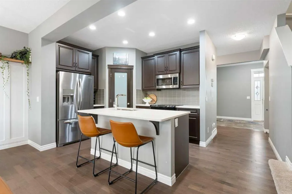 454 River Heights Crescent