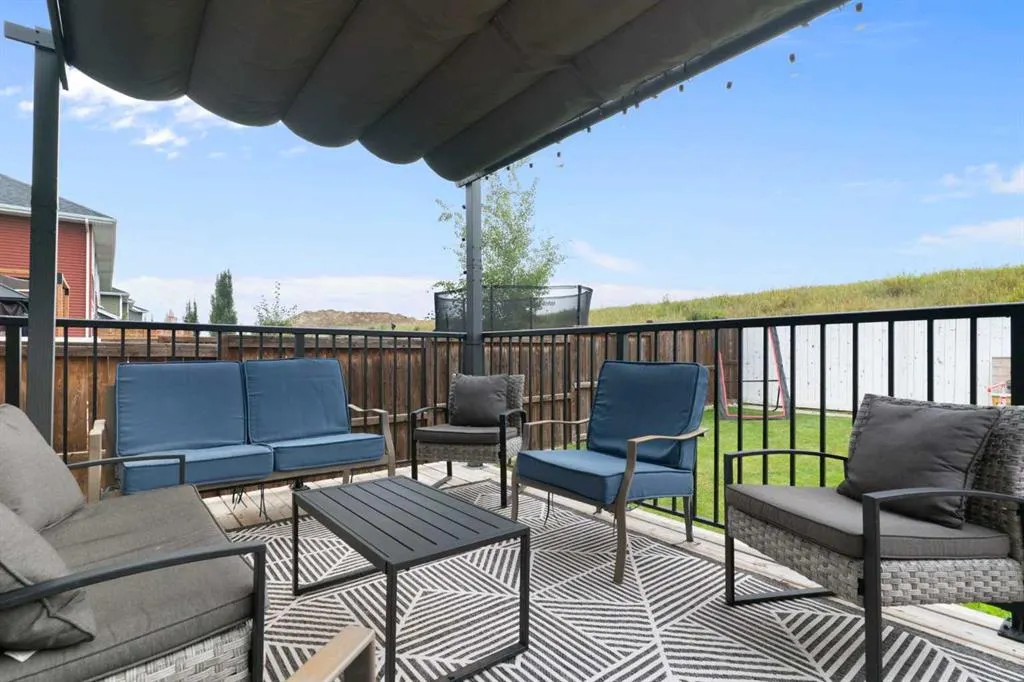 454 River Heights Crescent