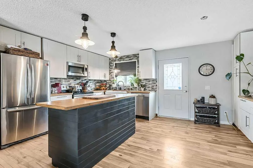 201 Robert Street SW