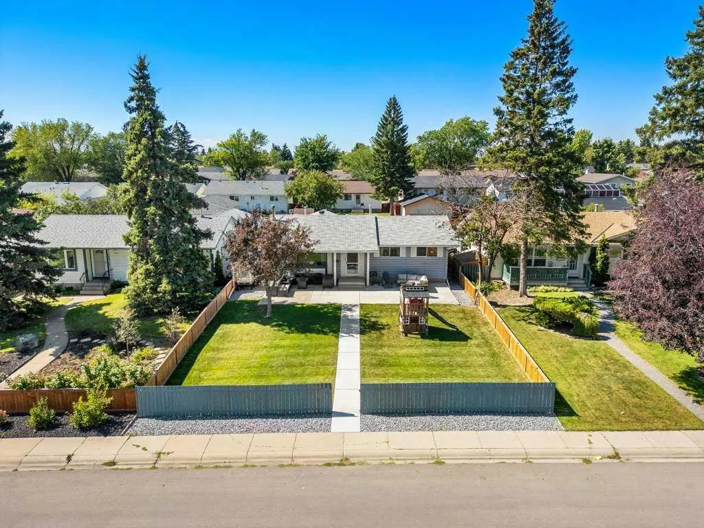 159 Rundlehorn Crescent NE