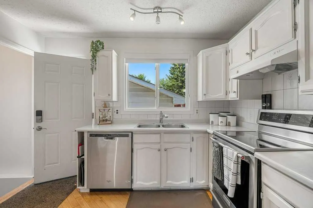 159 Rundlehorn Crescent NE
