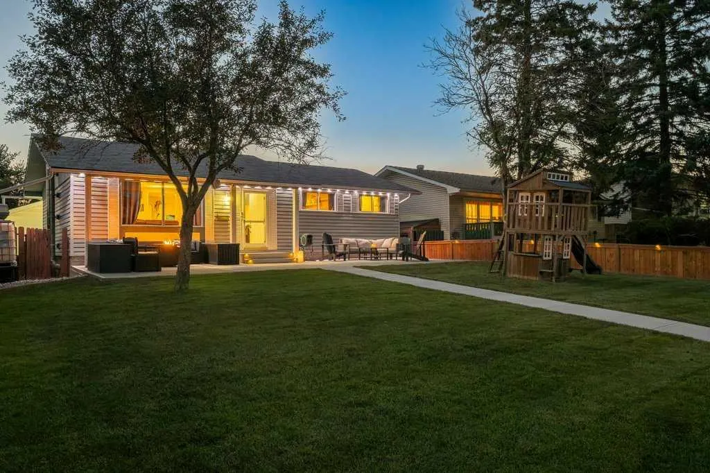 159 Rundlehorn Crescent NE