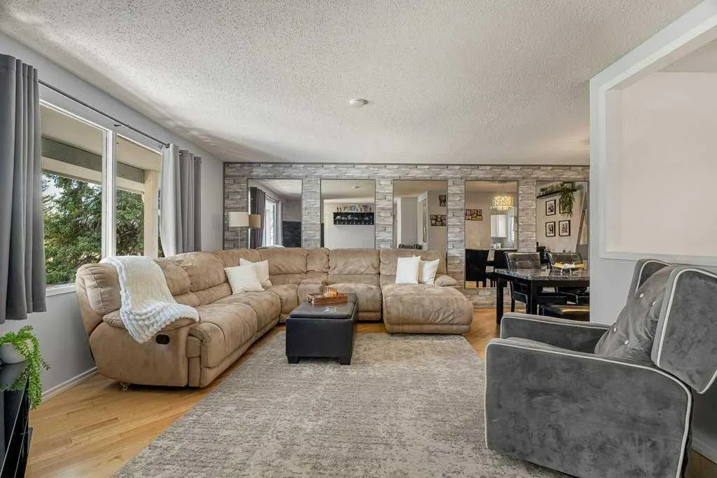 159 Rundlehorn Crescent NE