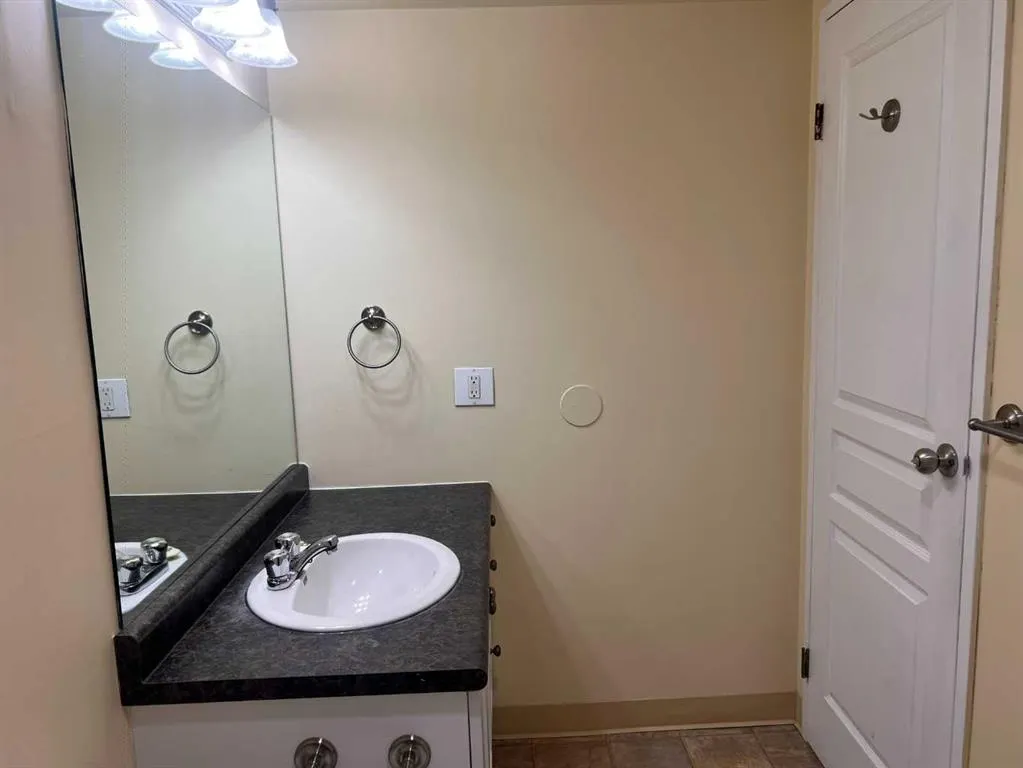 13221 Macdonald Drive, #1006