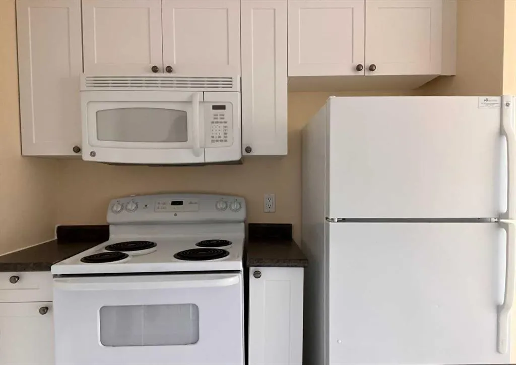 13221 Macdonald Drive, #1006