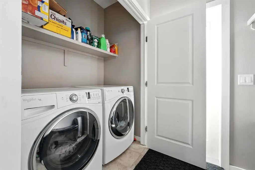 220 Legacy Crescent SE