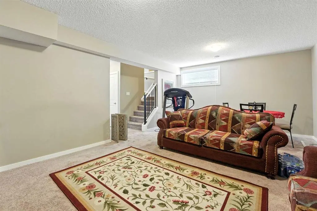 220 Legacy Crescent SE