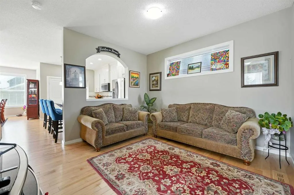 220 Legacy Crescent SE