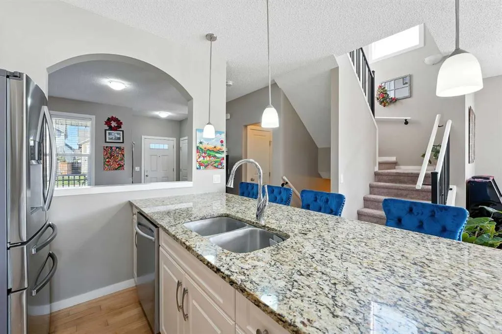 220 Legacy Crescent SE