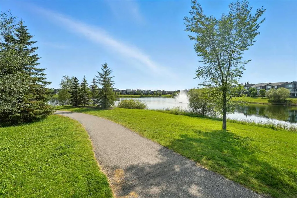 220 Legacy Crescent SE