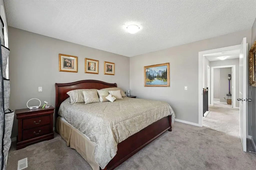 220 Legacy Crescent SE