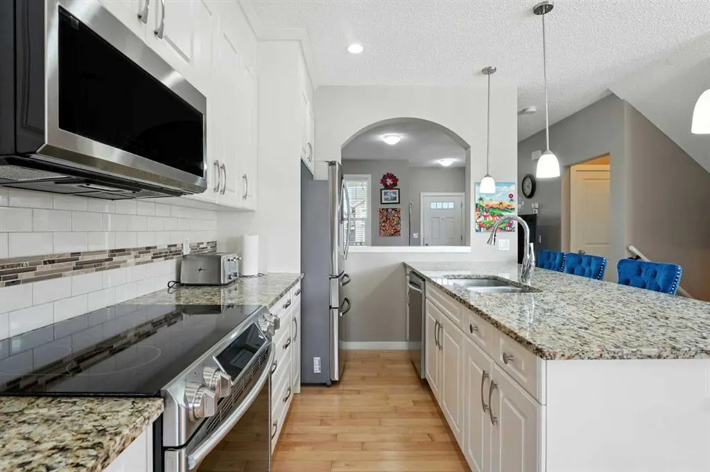 220 Legacy Crescent SE