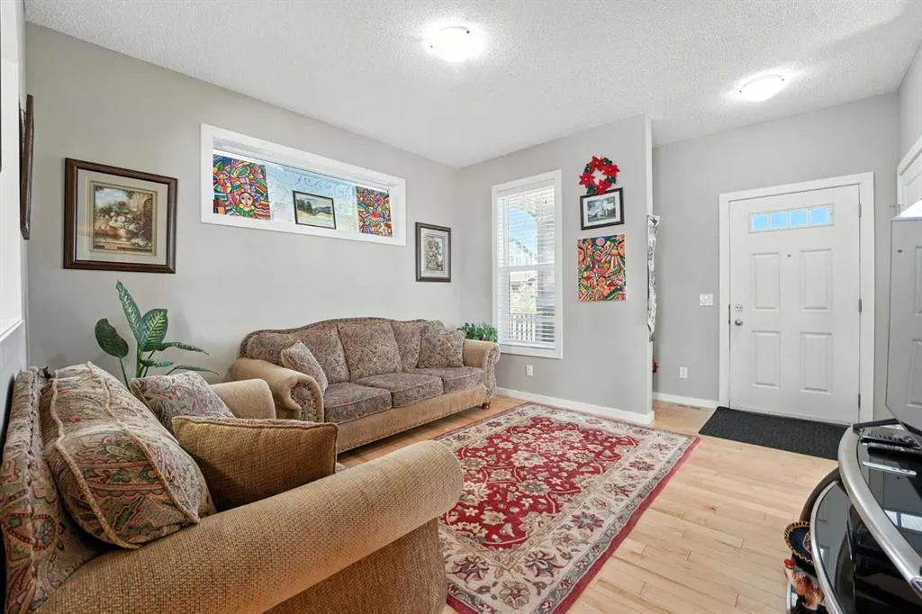 220 Legacy Crescent SE
