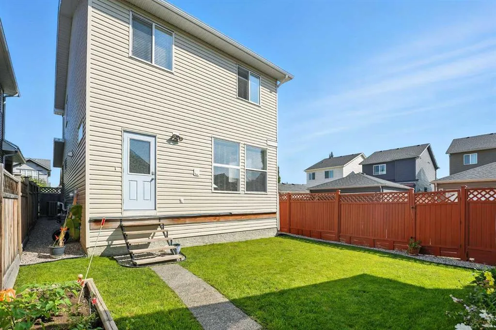 220 Legacy Crescent SE