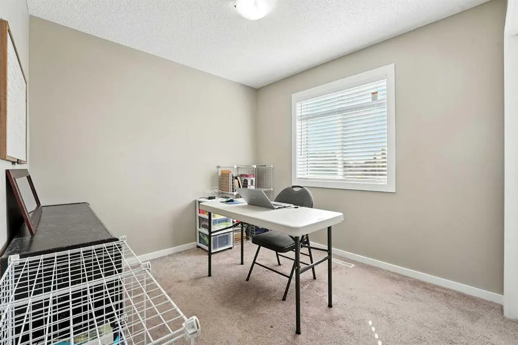 220 Legacy Crescent SE