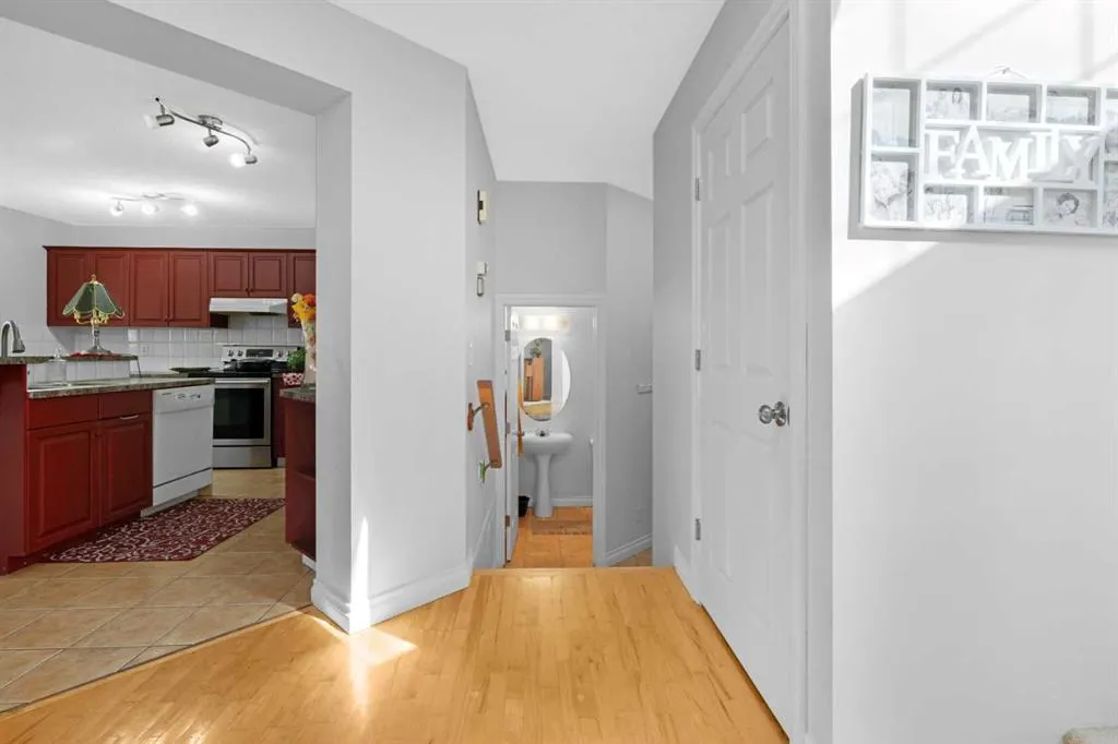 263 Citadel Meadow Grove NW