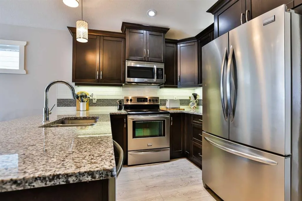 612 Aquitania Boulevard W