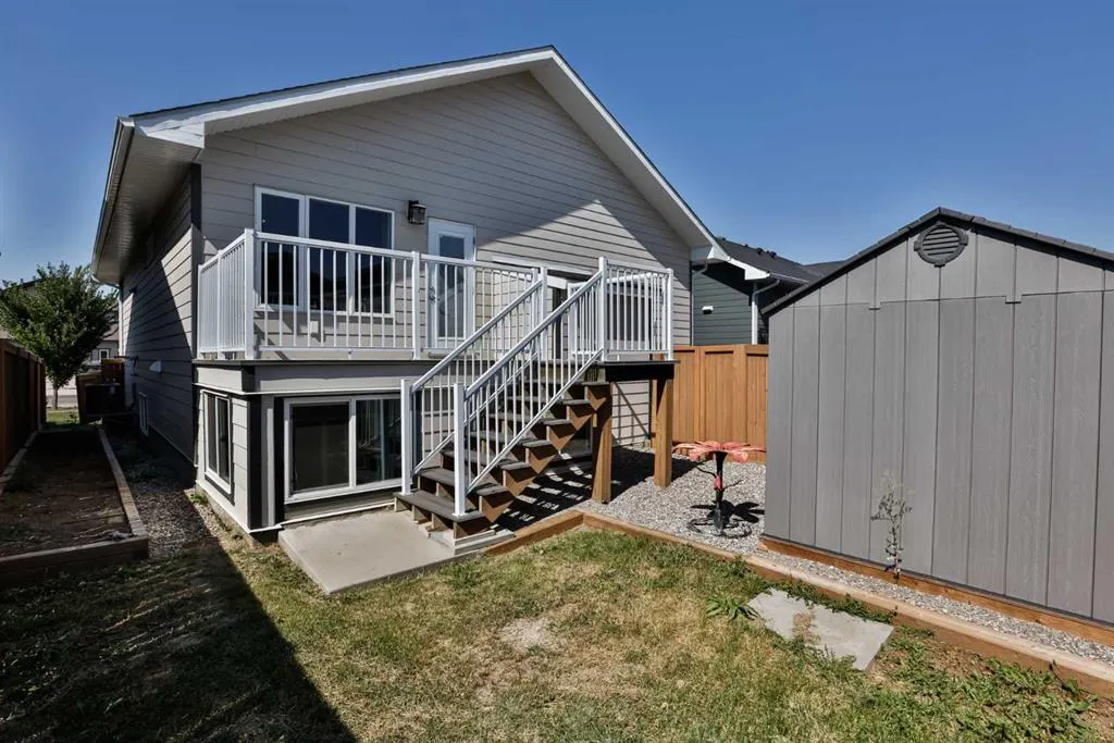 612 Aquitania Boulevard W