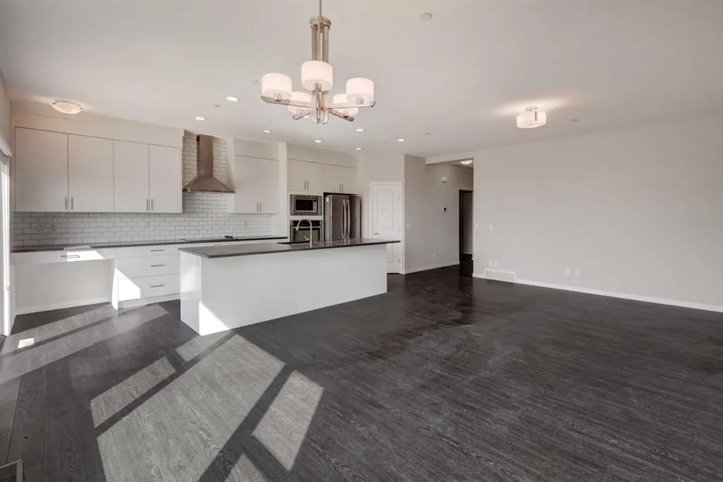 70 Howse Common NE