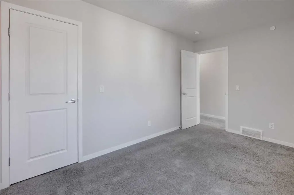 70 Howse Common NE