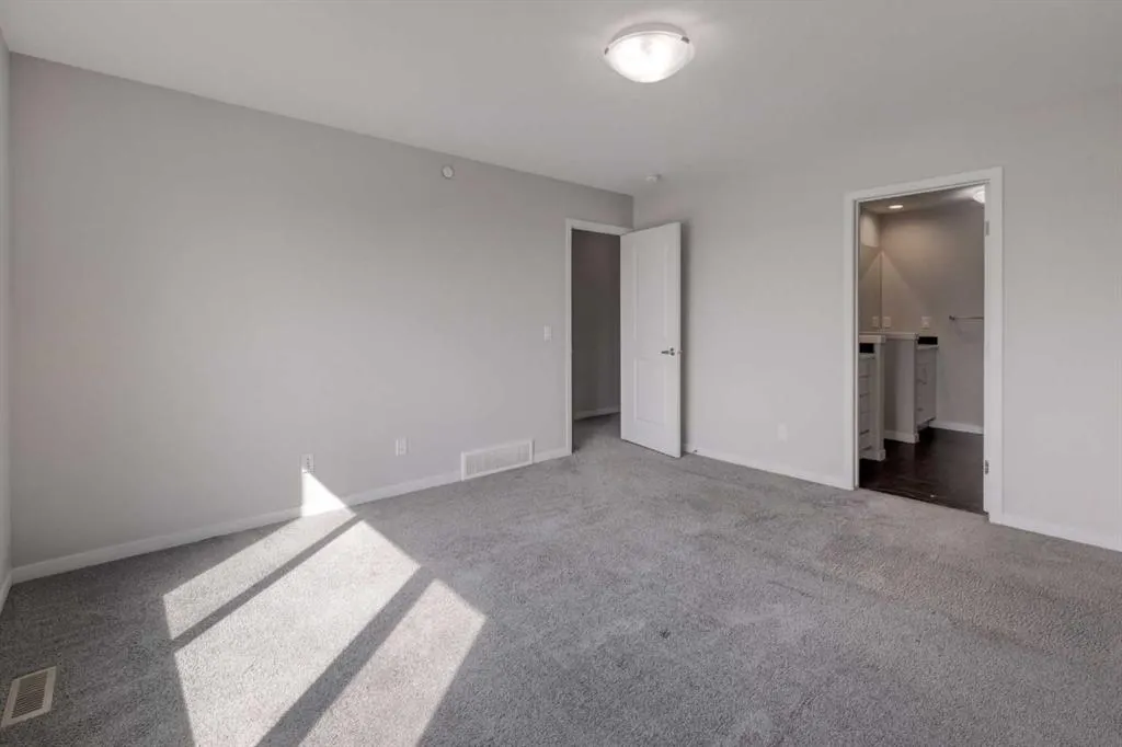 70 Howse Common NE