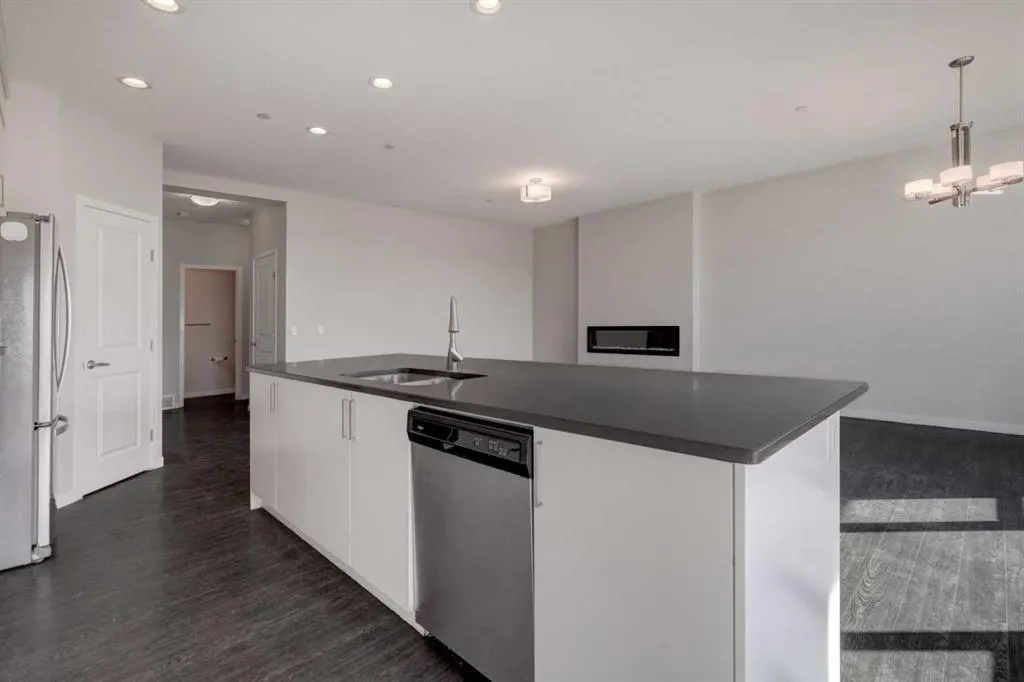 70 Howse Common NE