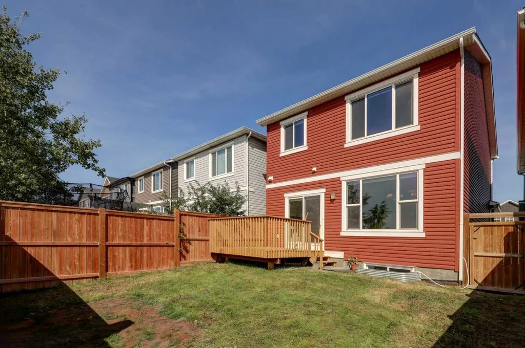 70 Howse Common NE
