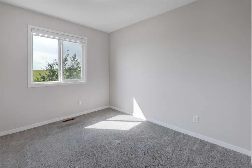 70 Howse Common NE