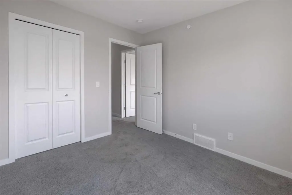 70 Howse Common NE