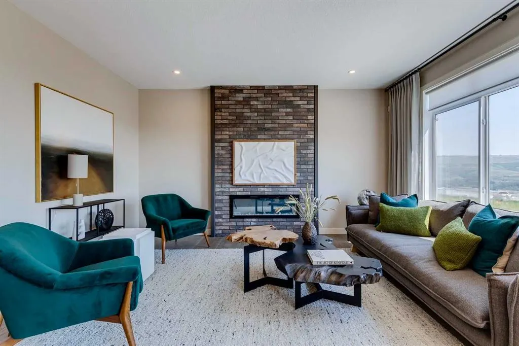 111 sundown Crescent