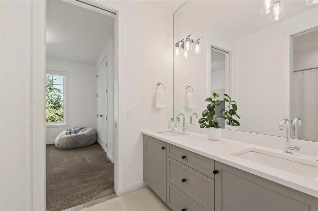 2004 Bay Shore Road SW