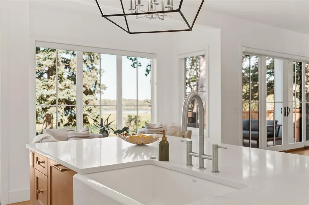 2004 Bay Shore Road SW
