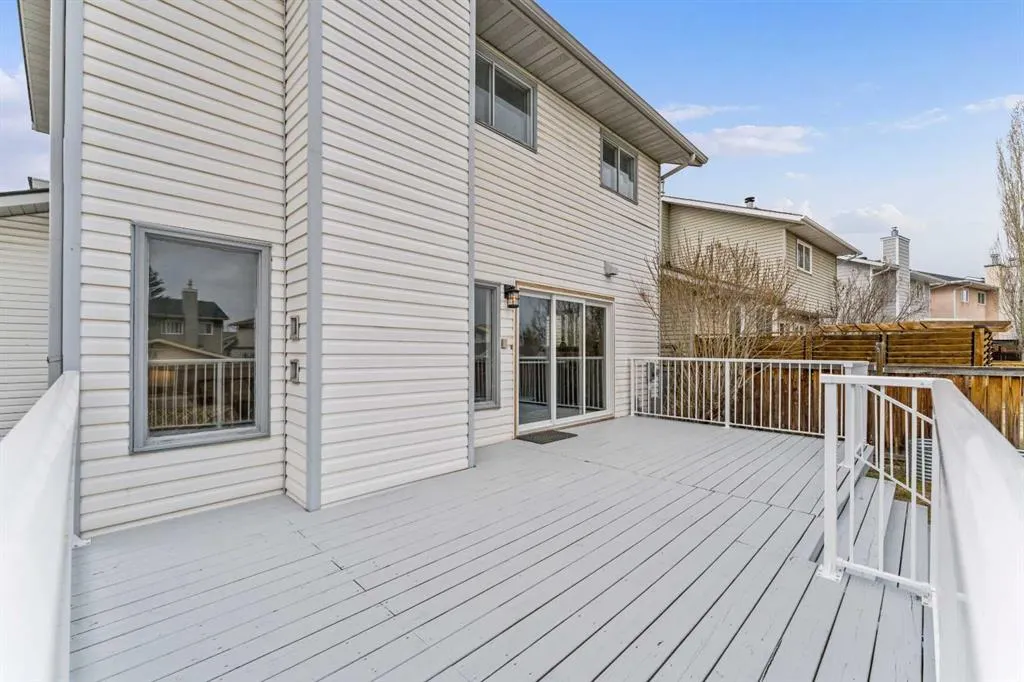 395 Millrise Drive SW