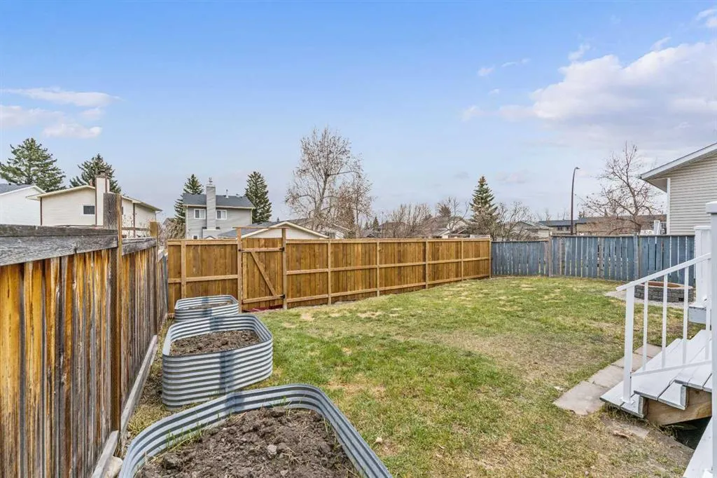 395 Millrise Drive SW