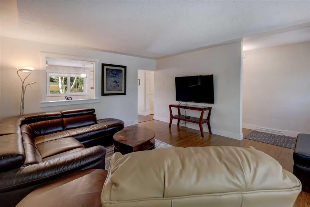 51 Rosewood Road NW