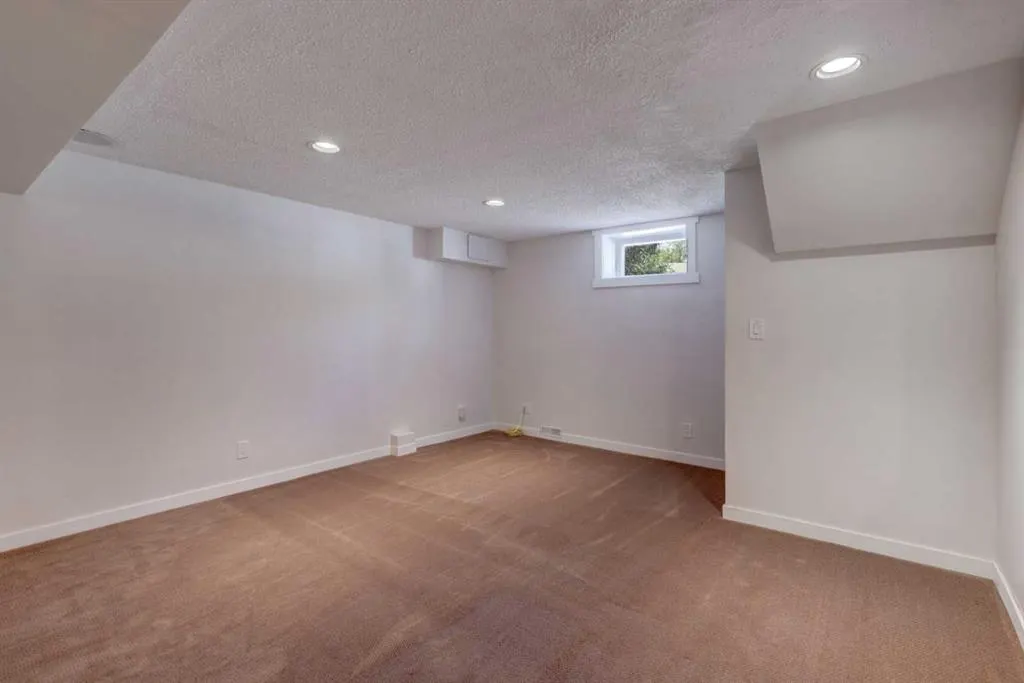 51 Rosewood Road NW