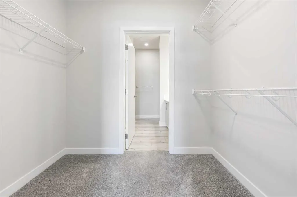 255 Les Jardins Park SE, #410