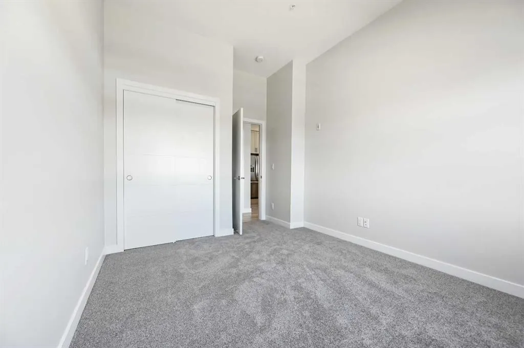 255 Les Jardins Park SE, #410