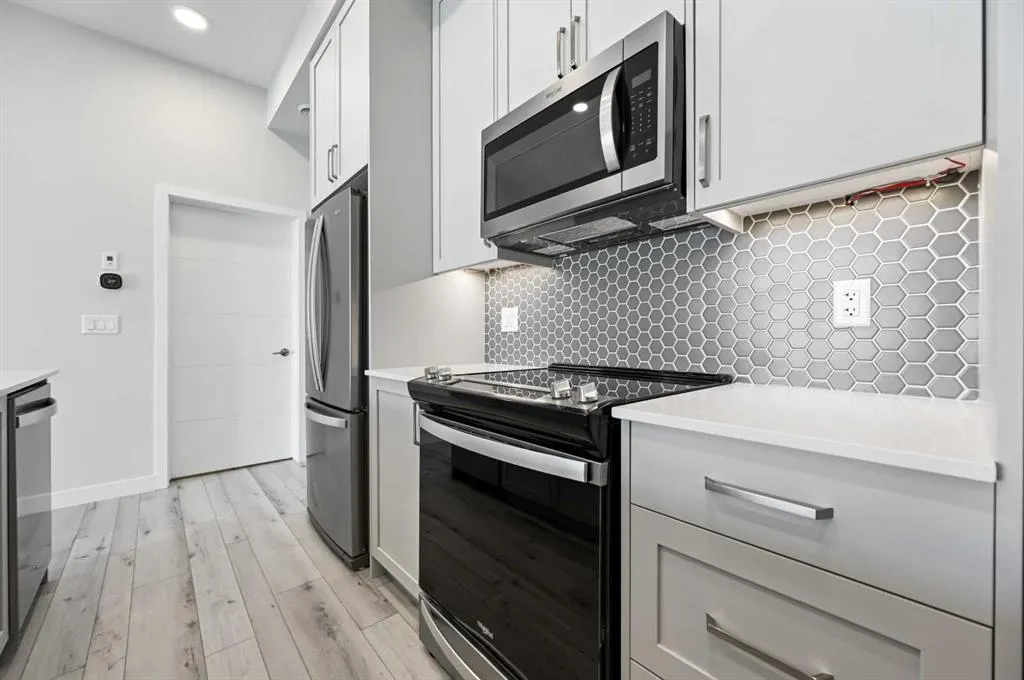 255 Les Jardins Park SE, #410
