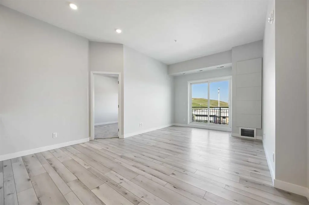 255 Les Jardins Park SE, #410
