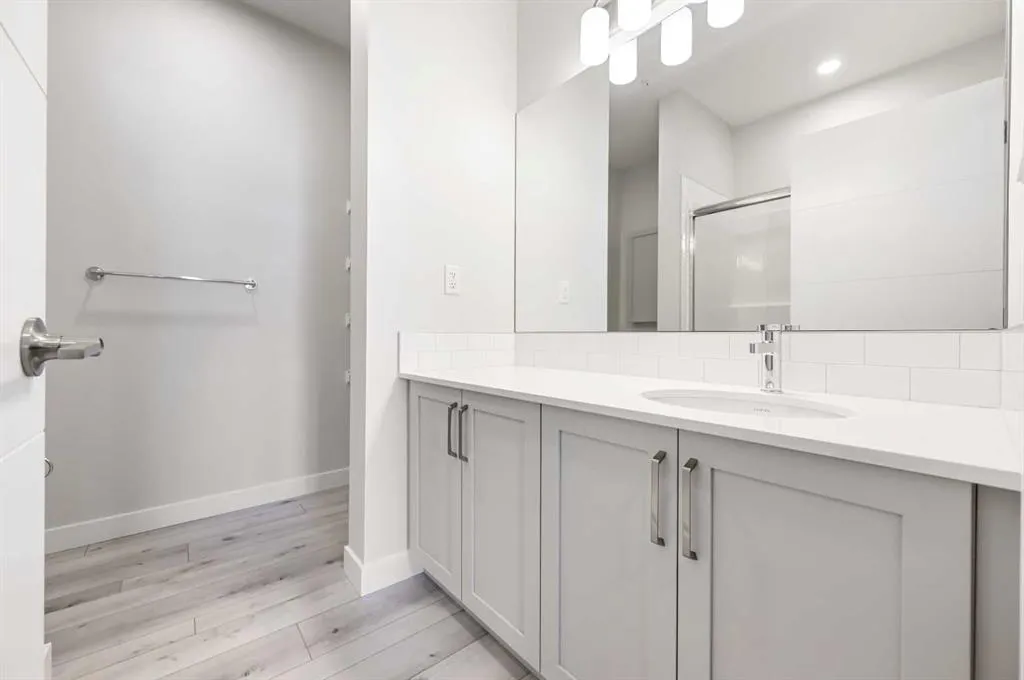 255 Les Jardins Park SE, #410