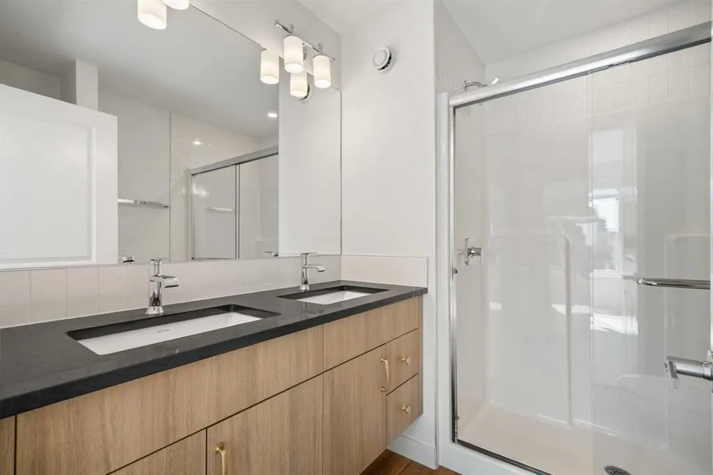 215 Seton Grove SE