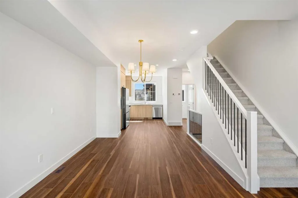 215 Seton Grove SE
