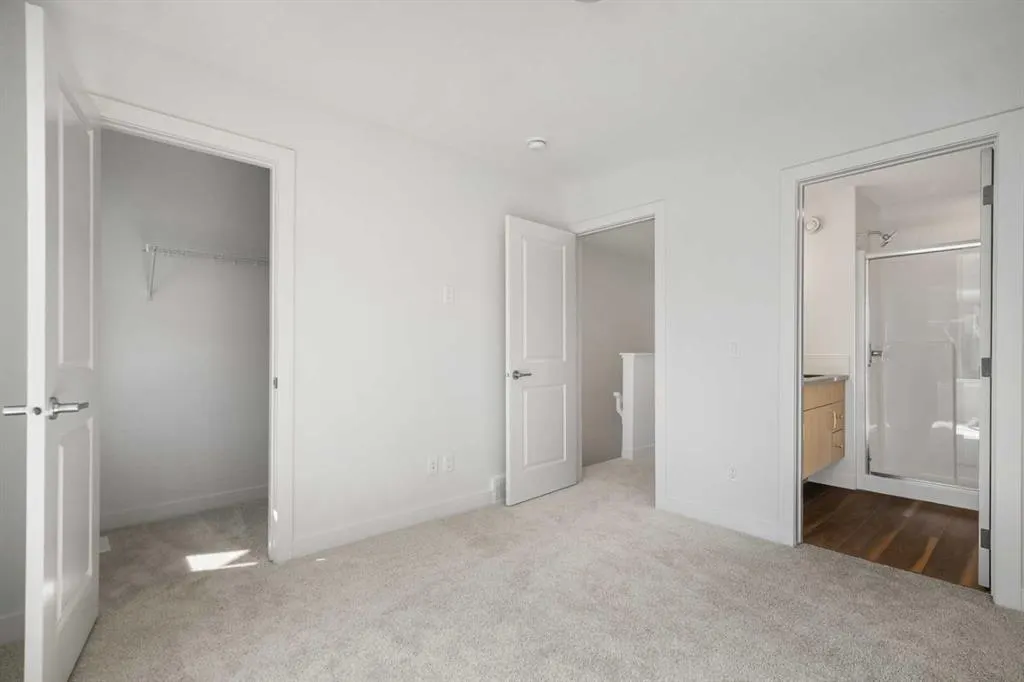215 Seton Grove SE