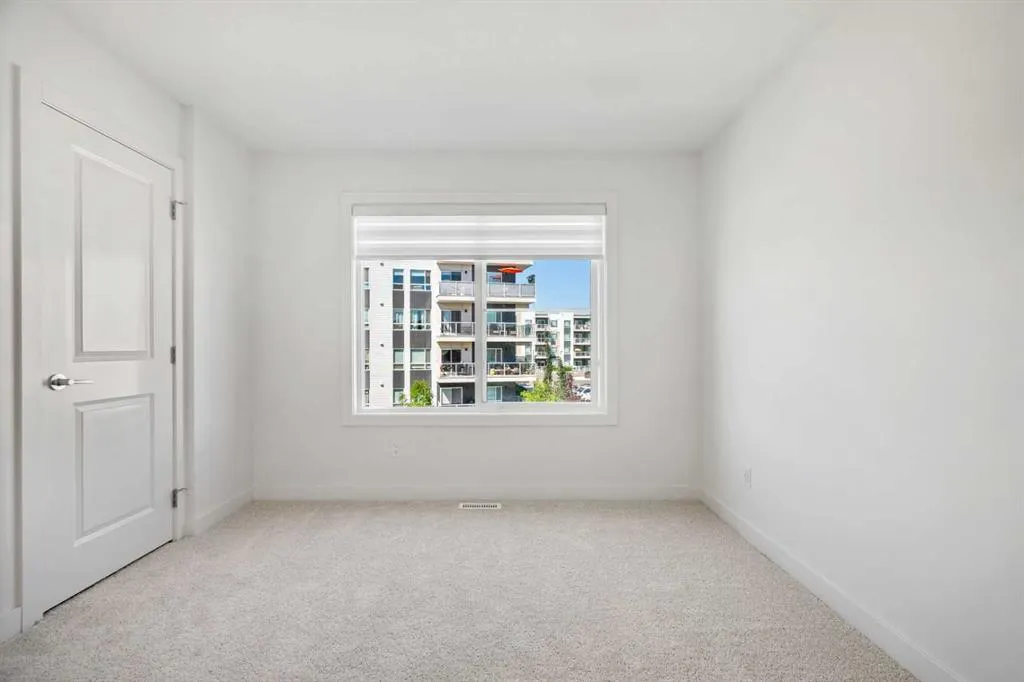 215 Seton Grove SE